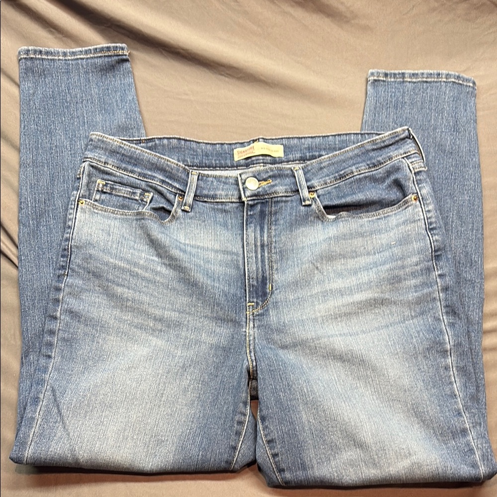 Signature by Levi Strauss Women's Mid-Rise‎ Blue Skinny Jeans | Stretch Denim